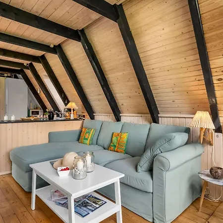 Annalia - 400m From The Sea By Interhome