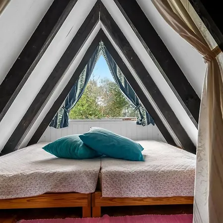 Dom wakacyjny Annalia - 400m From The Sea By Interhome